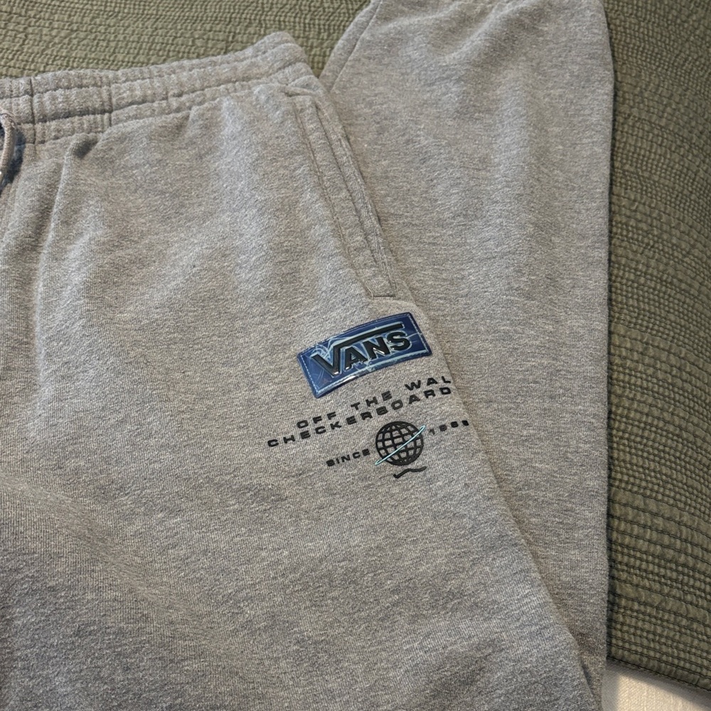 Vans men’s  Heather Gray Sweatpants with Blue Logo